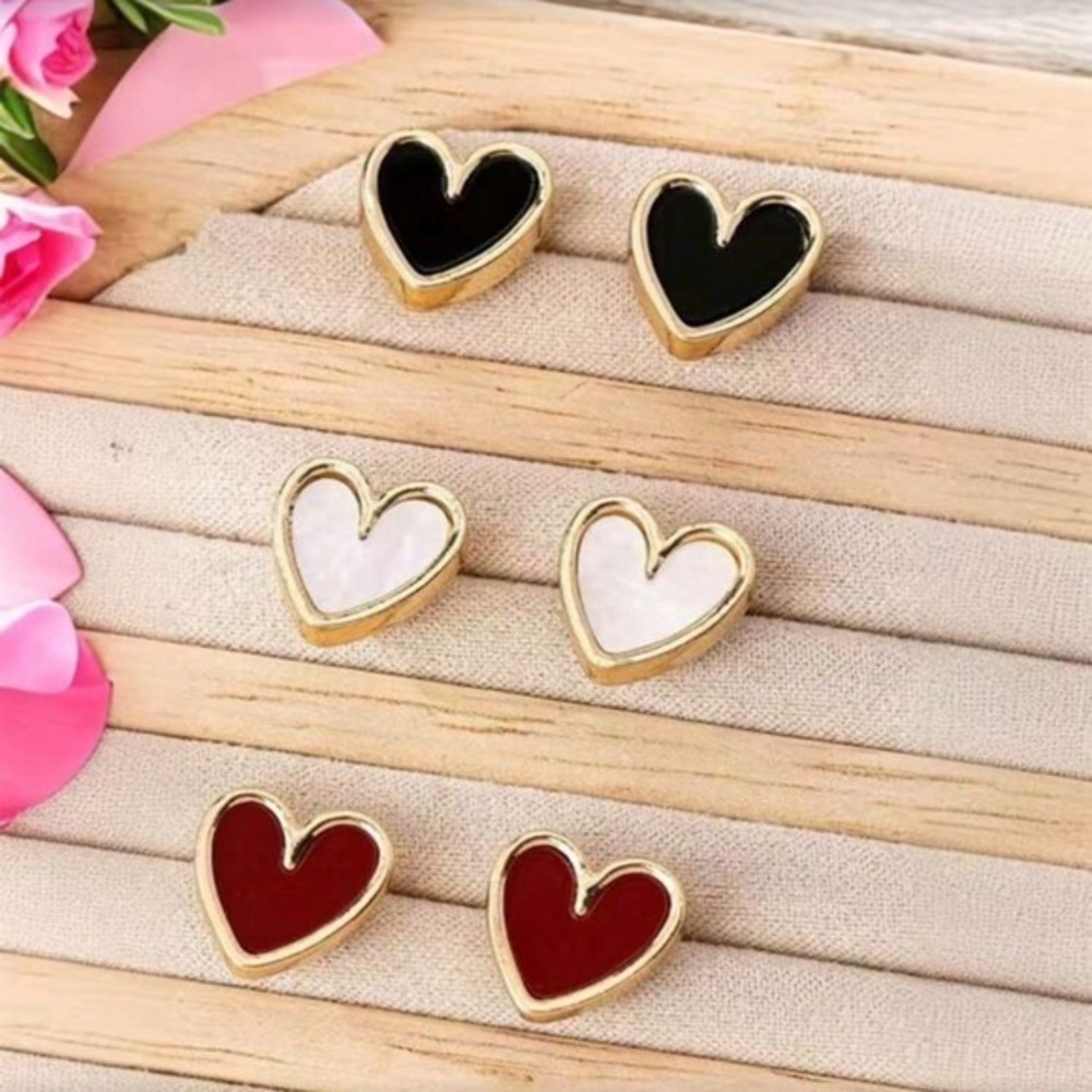 ✨NEW 3-piece Gold Heart Stud Hypoallergenic Earrings Set